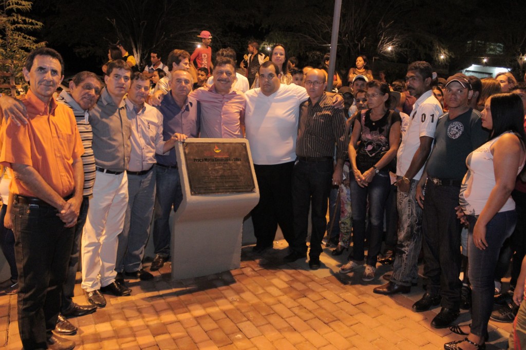 nova praça inaugurada