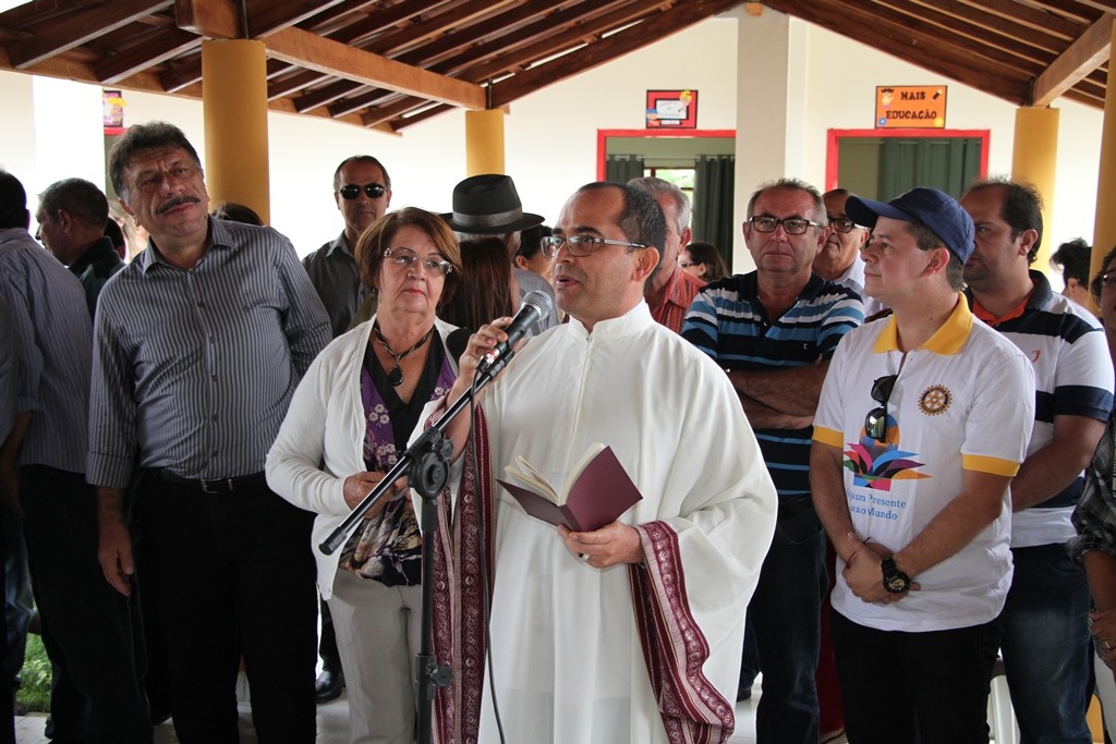 Padre Josenildo e a benção